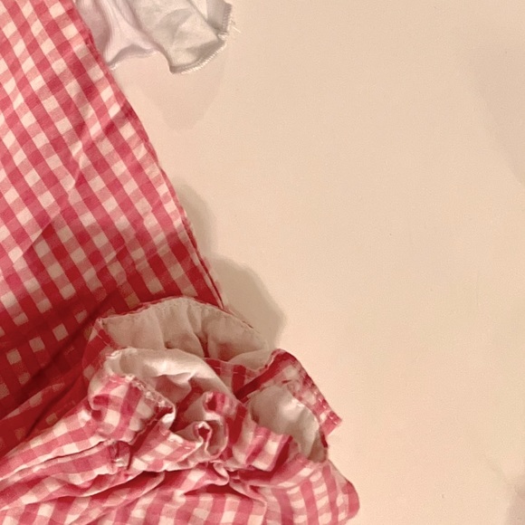 Ruffled, seersucker set thats super adorable - Picture 2 of 2